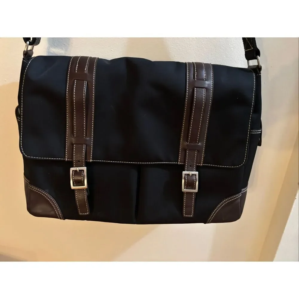 Levenger Crossbody Messenger Bag